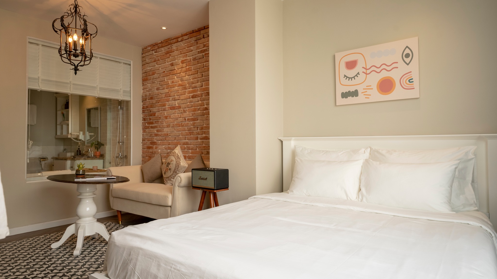 Celine Living Central Suites and Spa là một lựa chọn tuyệt vời cho những du khách muốn trải nghiệm sự sang trọng và tiện nghi của một khách sạn boutique ở trung tâm thành phố Hồ Chí Minh.