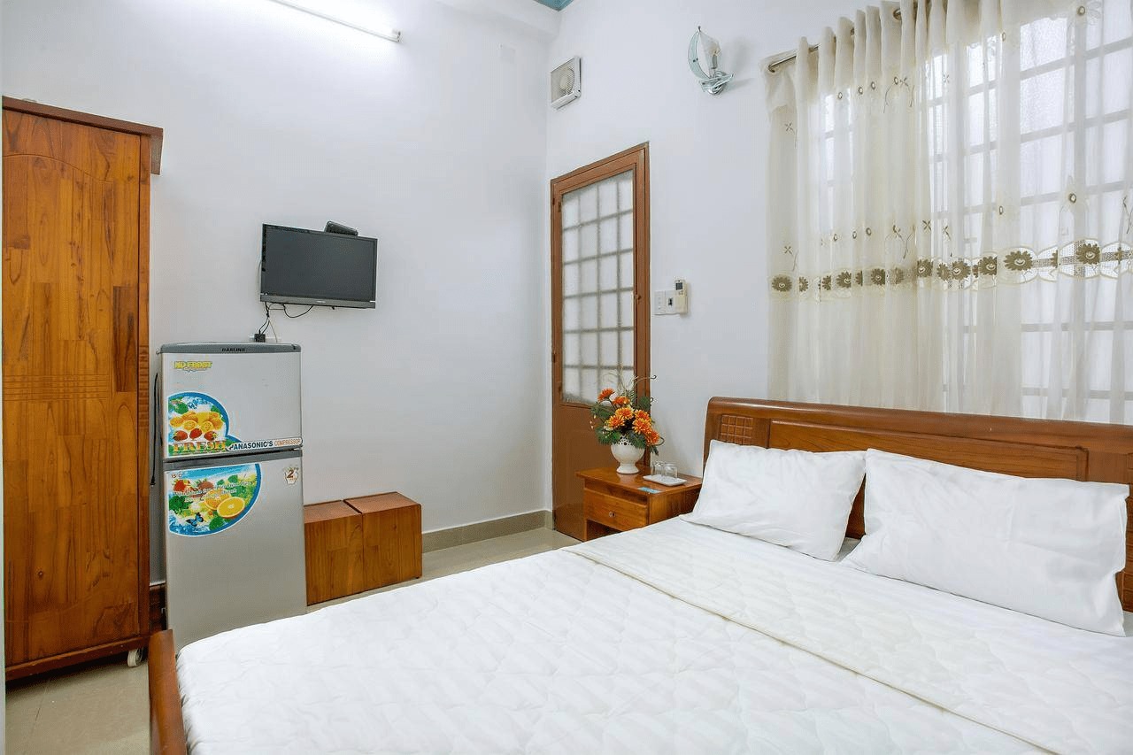 Khách sạn Bình Dân