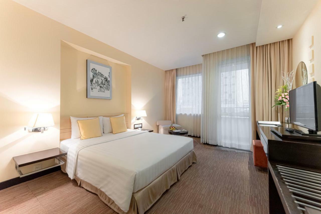 Palace Saigon Hotel